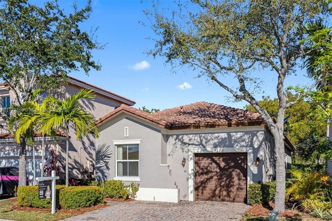 1270 NE 39th Ave in Homestead, FL - Building Photo - Building Photo