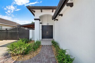 12955 NW 8th Ln in Miami, FL - Building Photo