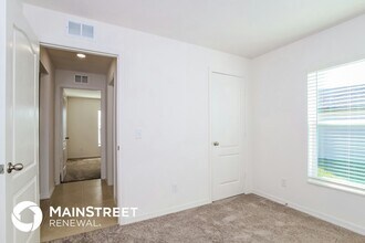 1740 Canaan Lp in Dundee, FL - Foto de edificio - Building Photo