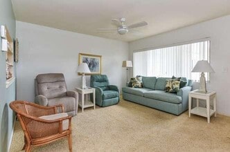 3362 Cynthia Ln in Lake Worth Beach, FL - Building Photo - Building Photo