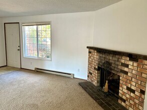 6654 SW Capitol Hwy in Portland, OR - Building Photo - Building Photo