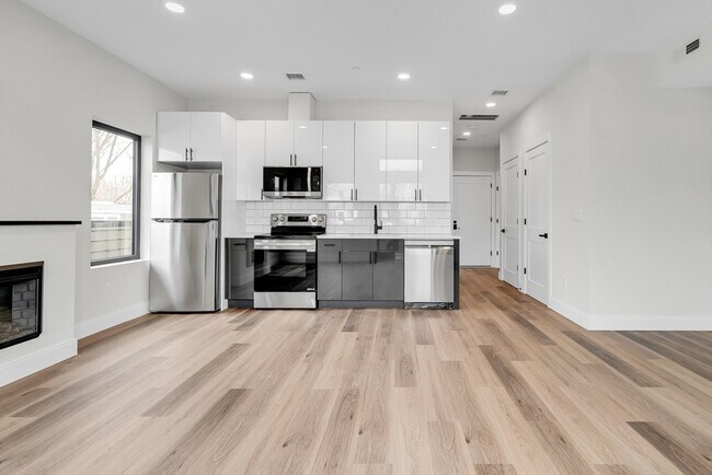 63 Belgrade Ave-Unit -405 in Boston, MA - Building Photo - Building Photo