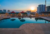 Building Photo - The Towers of Dadeland Apartments in Miami, Florida