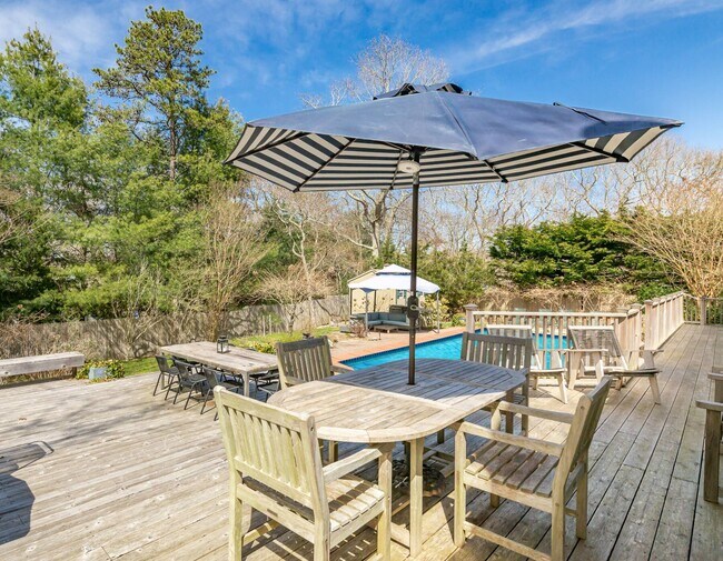 33 Edwards Ave in East Hampton, NY - Building Photo - Building Photo