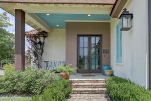 108 Beaulac Ln in Lafayette, LA - Building Photo