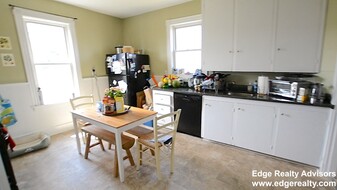64 Surrey St, Unit 3 in Boston, MA - Building Photo
