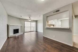 228 Shady Ln Dr in Fort Worth, TX - Building Photo - Building Photo