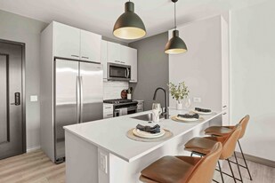 2151 N Elston Ave in Chicago, IL - Building Photo