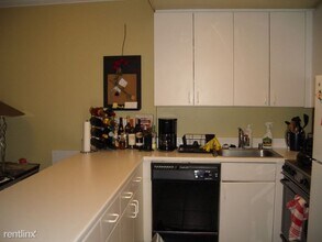 240 Lombard St in San Francisco, CA - Building Photo - Building Photo
