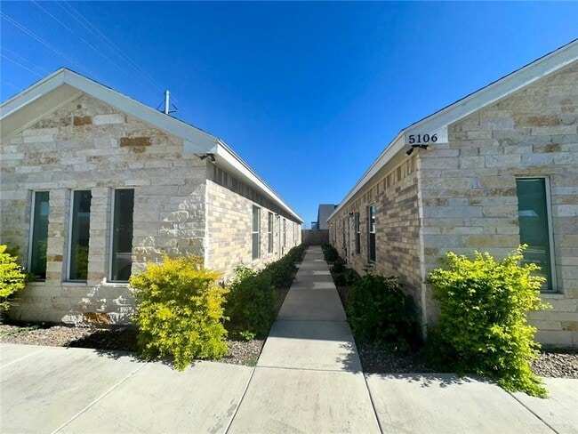 property at 5106 N Hiawatha Dr