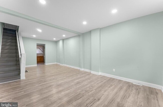 2041 Dennie St in Philadelphia, PA - Building Photo - Building Photo