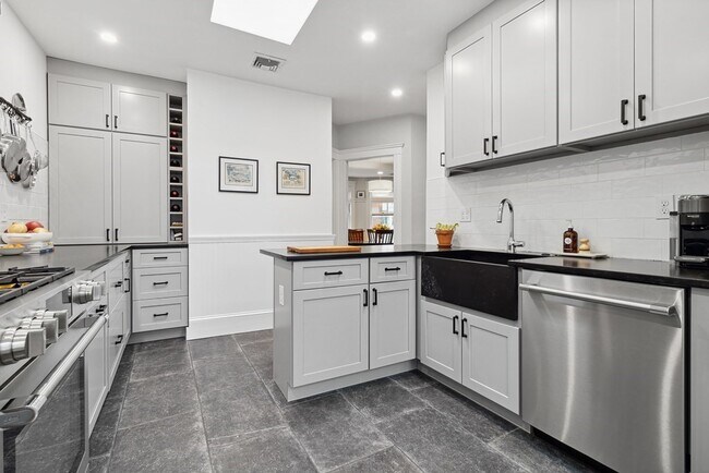 93 Walnut St in Brookline, MA - Foto de edificio - Building Photo