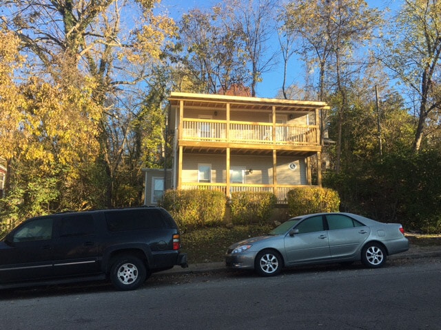 196 W Washington St, Unit 196 in Athens, OH - Building Photo - Building Photo