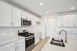 6316 Milestone Loop in Palmetto, FL - Building Photo - Building Photo