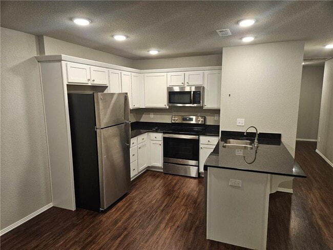 2483 N Brophy Ave in Fayetteville, AR - Building Photo - Building Photo