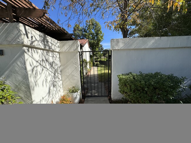 1819 Woodbrook Ln in Fallbrook, CA - Building Photo - Building Photo