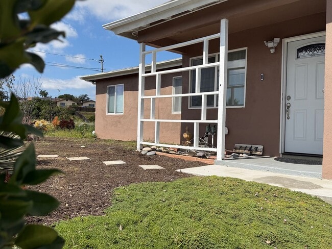 property at 1143 Hackamore Rd