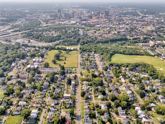 2107 North Ave, Unit Apt 2 in Richmond, VA - Foto de edificio - Building Photo