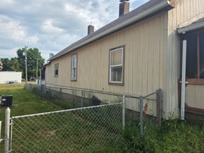 2504A Denver St in Granite City, IL - Building Photo - Building Photo