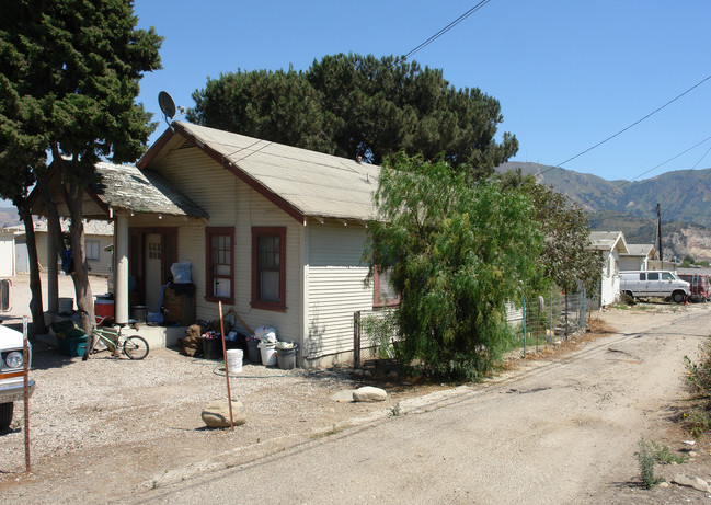 18212-18236 Telegraph Rd in Santa Paula, CA - Building Photo - Building Photo