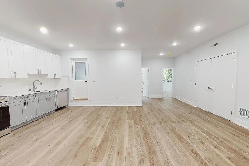 1726 W Susquehanna Ave in Philadelphia, PA - Building Photo