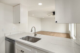 717 Hawthorne St in Everett, WA - Building Photo - Building Photo