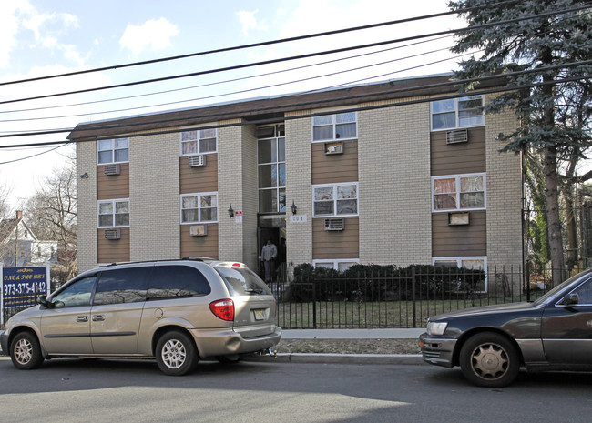 Cleveland Gardens in Orange, NJ - Building Photo - Building Photo