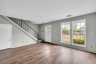 320 11th St N, Unit #2 in Columbus, MS - Foto de edificio - Building Photo