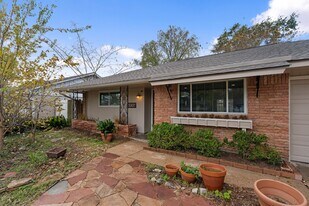 5307 Poinciana Dr in Houston, TX - Building Photo