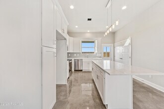 113 Firethorn Dr in Youngsville, LA - Building Photo - Building Photo