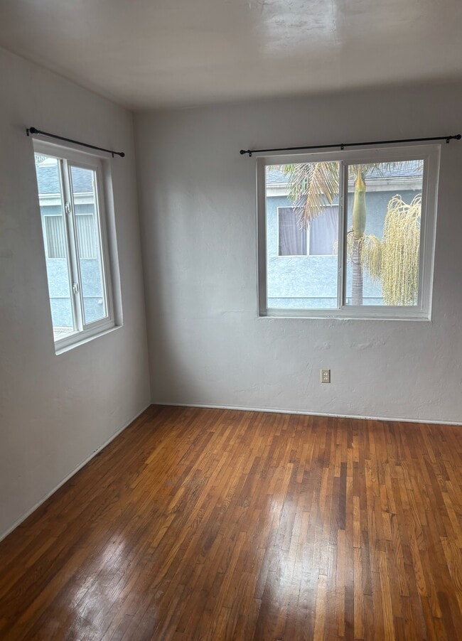 property at 4012 Illinois St