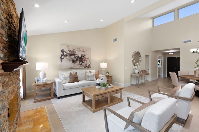 2085 Caminito San Nicholas in La Jolla, CA - Building Photo - Building Photo