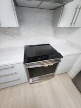 1635 Redwood Ave in Redwood City, CA - Building Photo - Building Photo