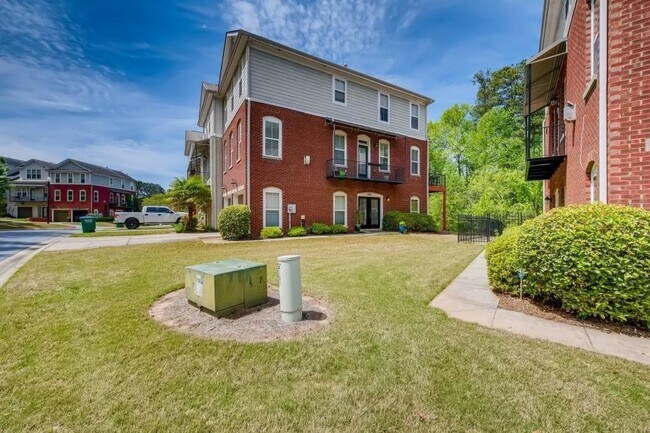 6001 Brookside Oak Cir in Norcross, GA - Building Photo - Building Photo