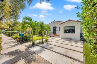 1240 SW 21st St in Miami, FL - Building Photo - Building Photo