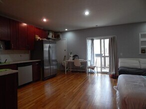 345 Meridian St, Unit #2 in Boston, MA - Building Photo - Building Photo