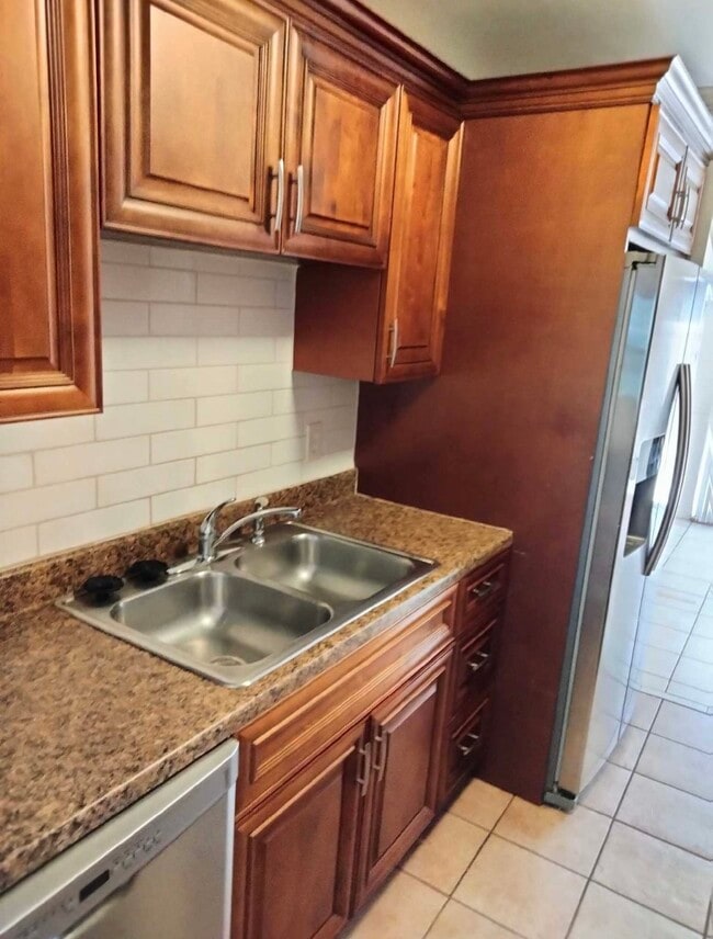 1721 Green Ridge Rd in Tampa, FL - Building Photo - Building Photo