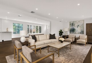 71 Tiffany Dr in East Hanover, NJ - Building Photo - Building Photo