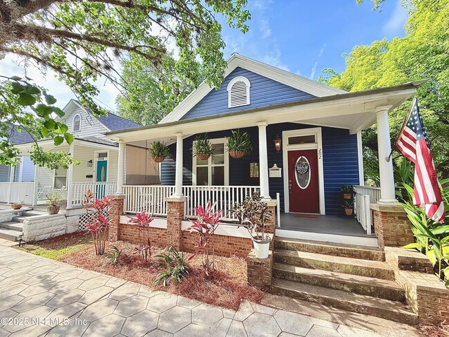 property at 202 E 7th St