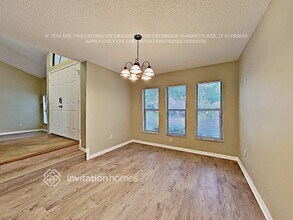 6239 Greenwich Dr in Tampa, FL - Foto de edificio - Building Photo