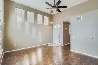 9842 E Idaho St in Denver, CO - Building Photo - Building Photo