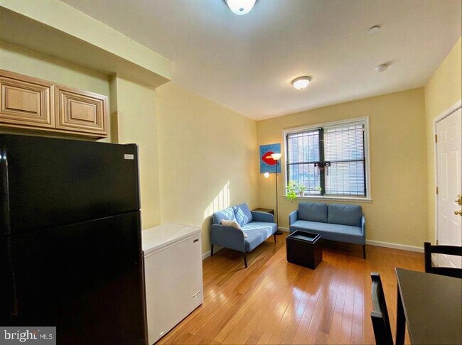 2010 N Carlisle St in Philadelphia, PA - Building Photo - Building Photo