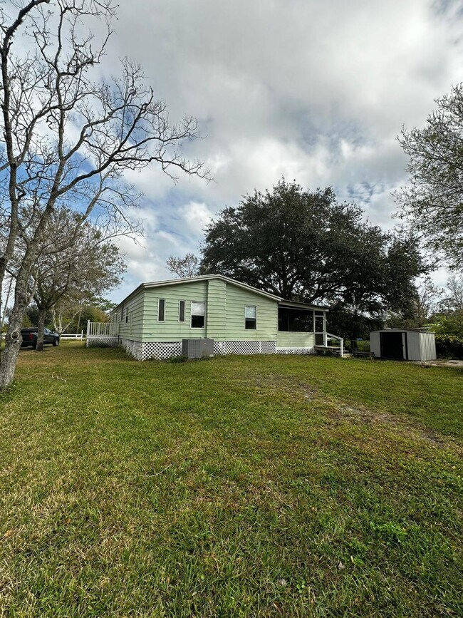 3800 Packard Ave in St. Cloud, FL - Foto de edificio - Building Photo