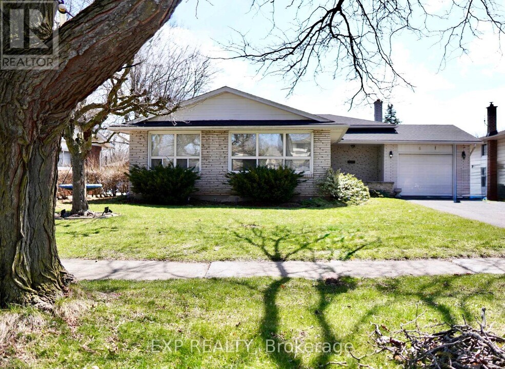 6656 Wills St in Niagara Falls, ON - Building Photo