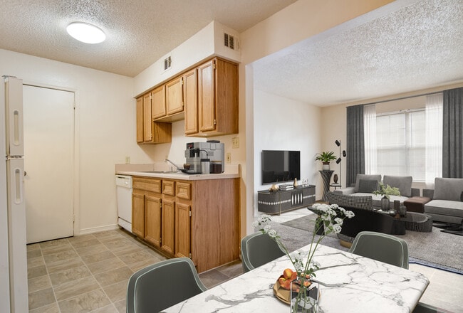 C&W Grandview Apartments in Fayetteville, AR - Foto de edificio - Building Photo