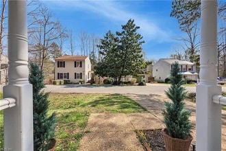 4048 Bradshaw Dr in Williamsburg, VA - Foto de edificio - Building Photo