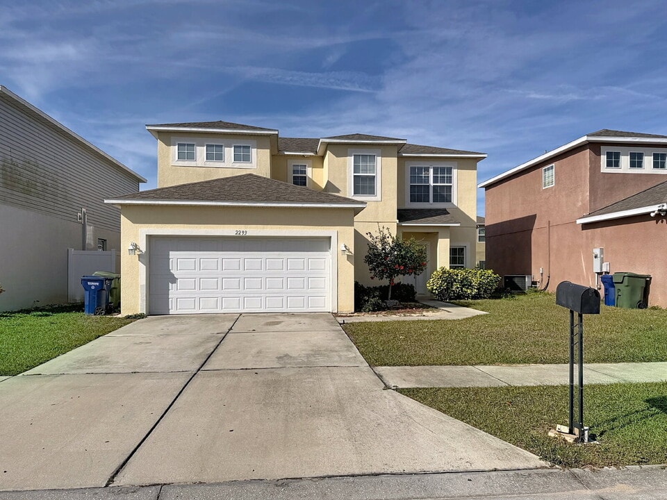 2293 Whitley Ln in Winter Haven, FL - Building Photo