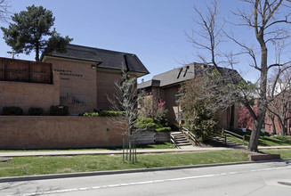 Varsity Townhouses in Boulder, CO - Building Photo - Building Photo