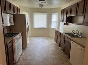 5897 Glen View Dr in Virginia Beach, VA - Building Photo - Building Photo