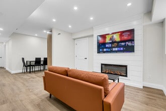 487 Campbell Av, Unit Female-Only Unit in Windsor, ON - Building Photo - Building Photo